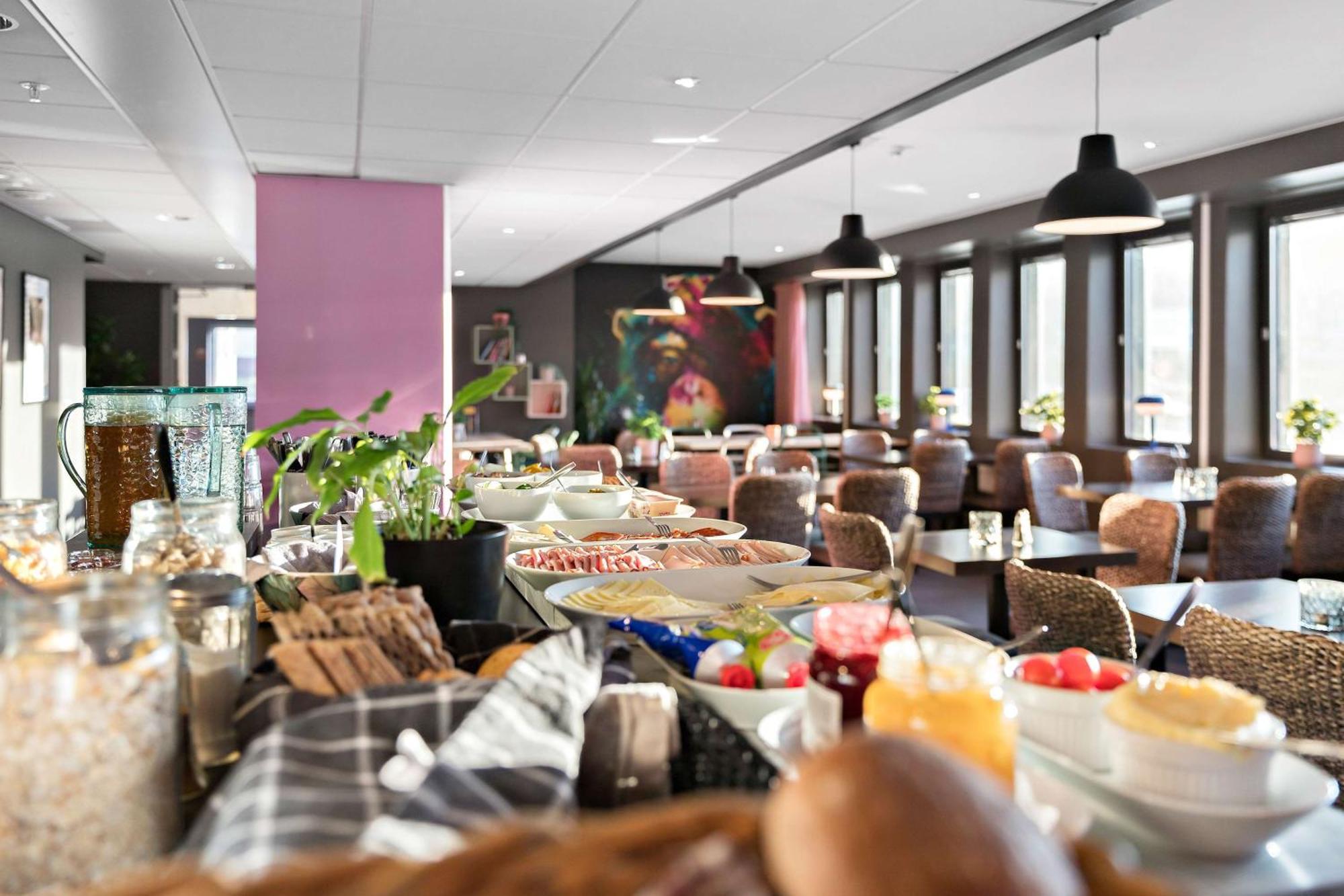 Aiden By Best Western Stockholm Solna Bagian luar foto